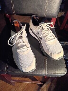Under Armour White Mesh Men's Running Shoes -